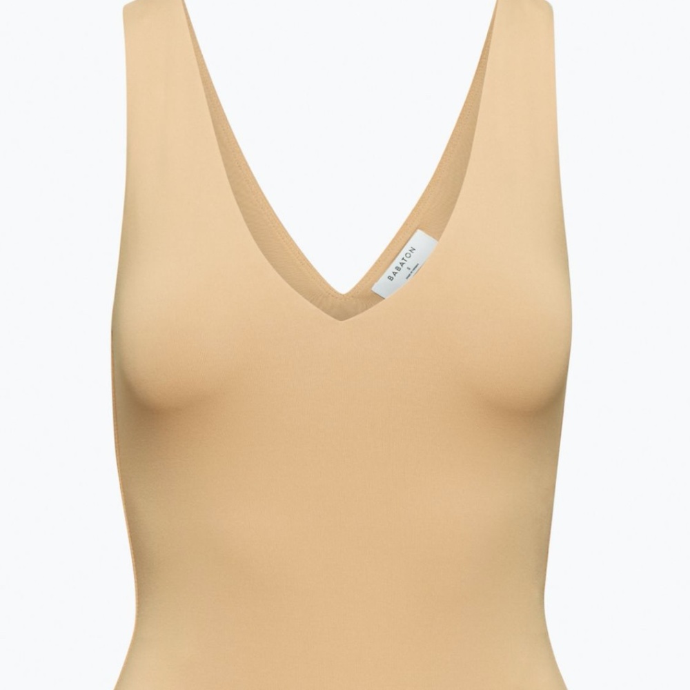 Aritzia Babaton V Contour Bodysuit
